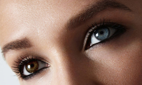 Έγχρωμοι φακοί επαφής